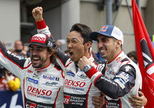 24 Ore di Le Mans, Doppietta Toyota: Alonso Nakajima e Buemi nella storia [video]