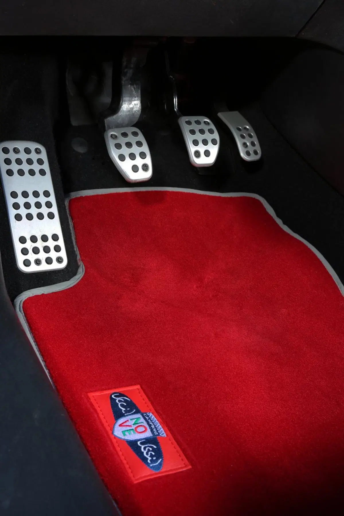 Peugeot 208 GTi/NOVE, 208 da record (15)