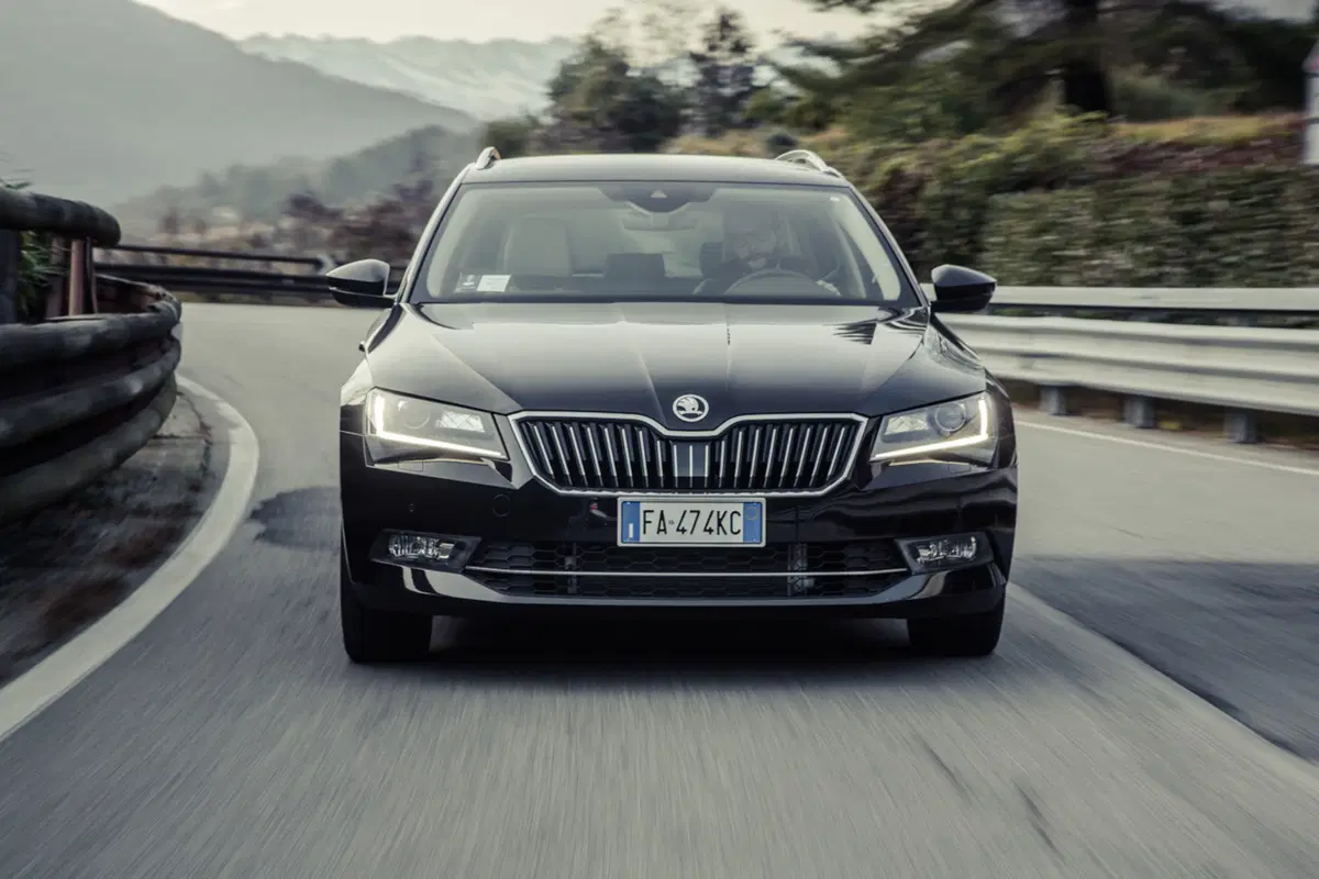 Nuova Skoda Superb: i cinque Mi piace" [Video] (3)