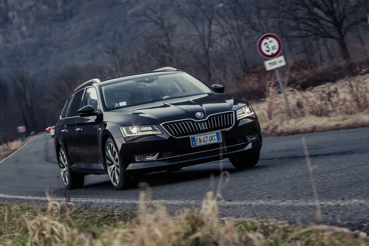 Nuova Skoda Superb: i cinque Mi piace" [Video] (9)