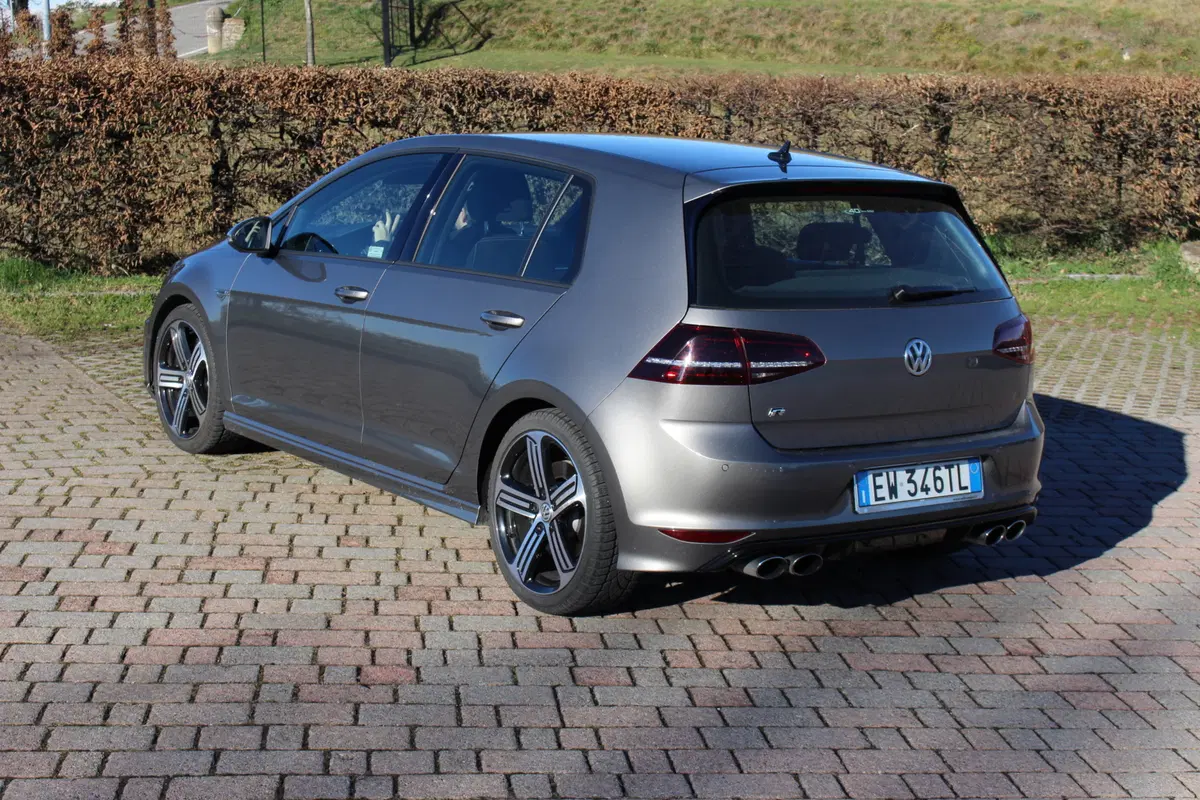 Volkswagen Golf R 5 porte | test drive #AMboxing (38)