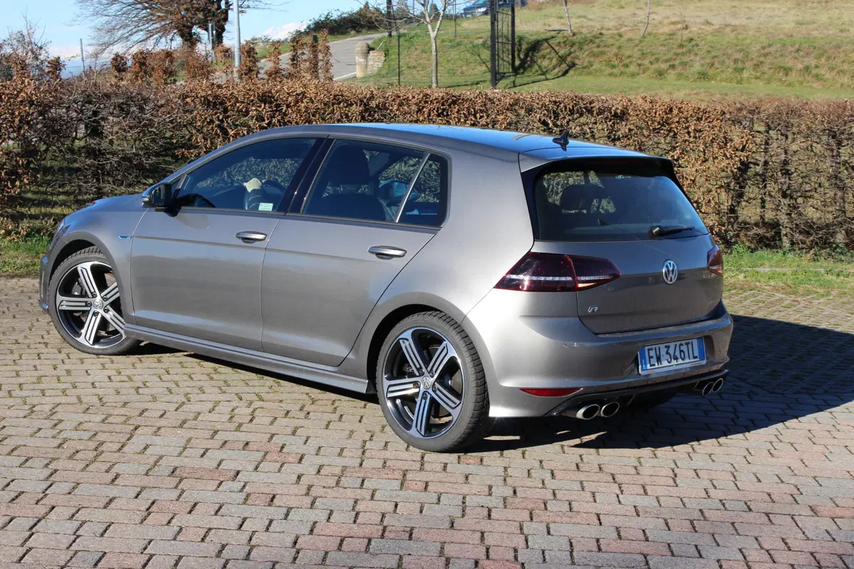 Volkswagen Golf R 5 porte | test drive #AMboxing (45)