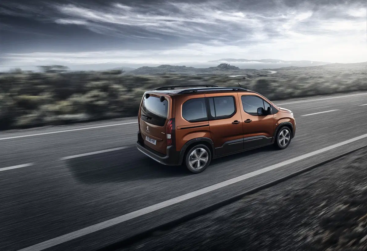 Peugeot Rifter 2018, ecco i prezzi della nuova generazione (4)