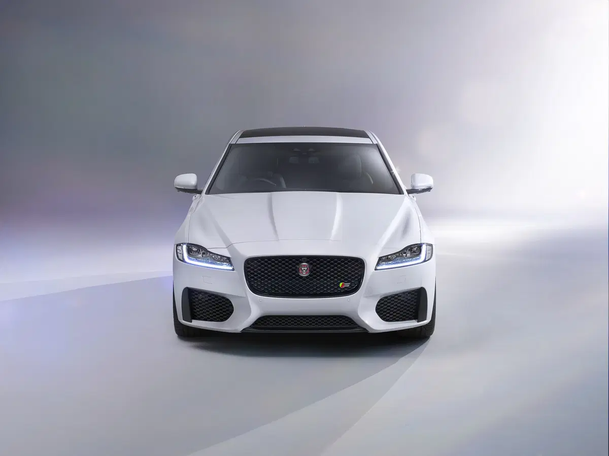 Jaguar XF 2.0 D 180 CV AWD aut. Chequered Flag (29)