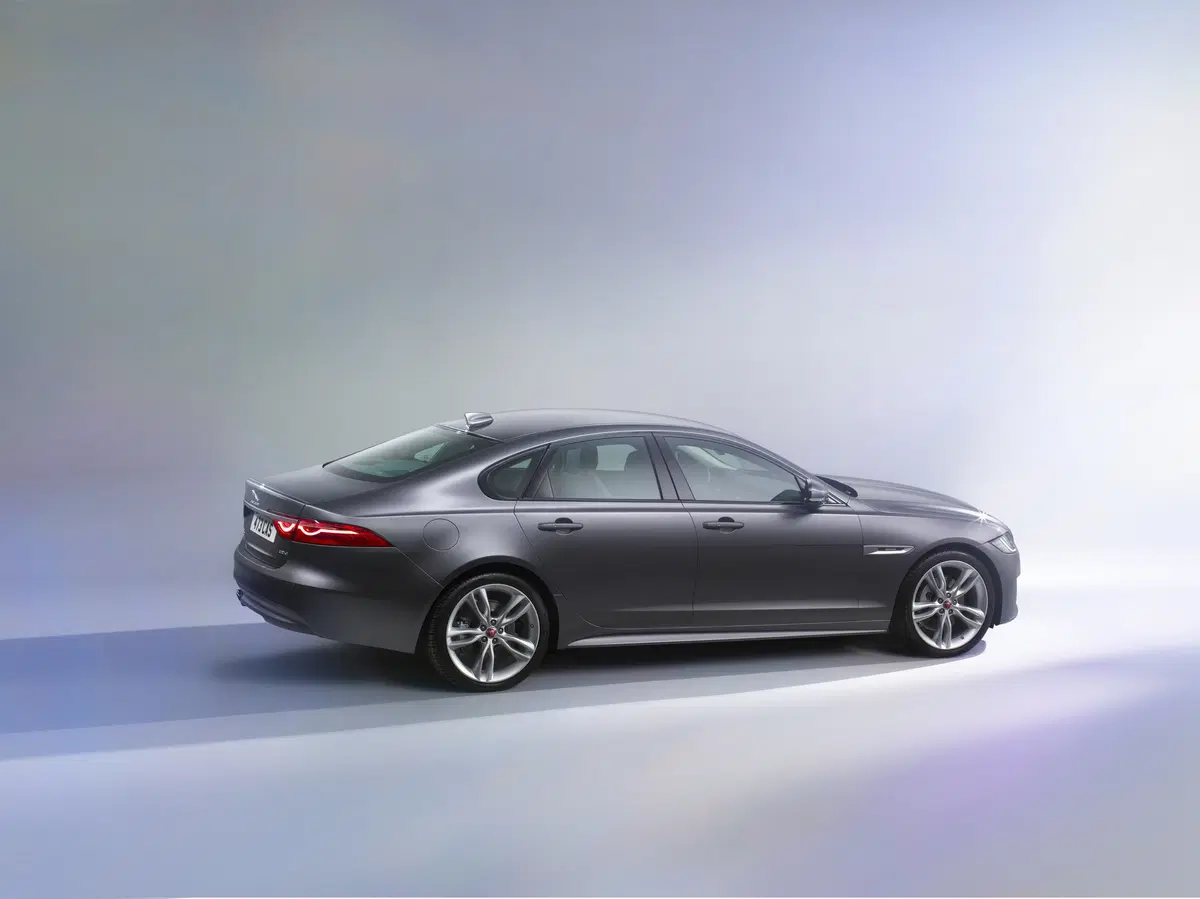 Jaguar XF 2.0 D 180 CV AWD aut. Chequered Flag (34)
