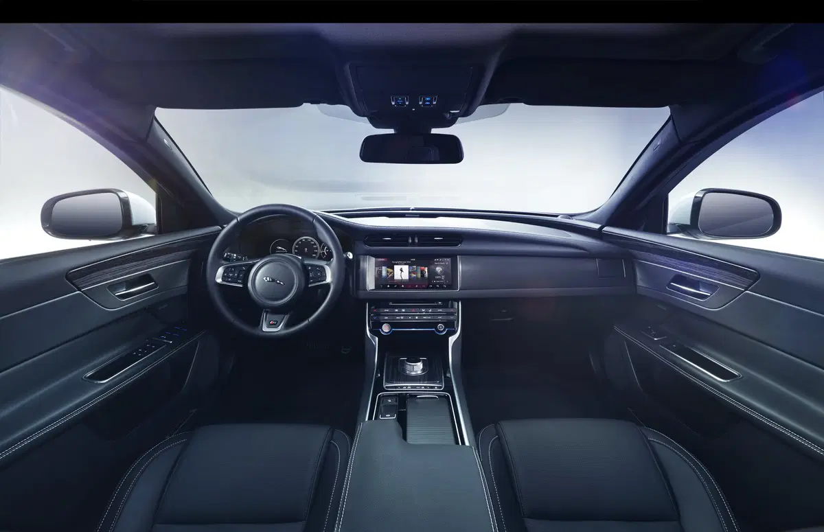 Jaguar XF 2.0 D 180 CV AWD aut. Chequered Flag (44)