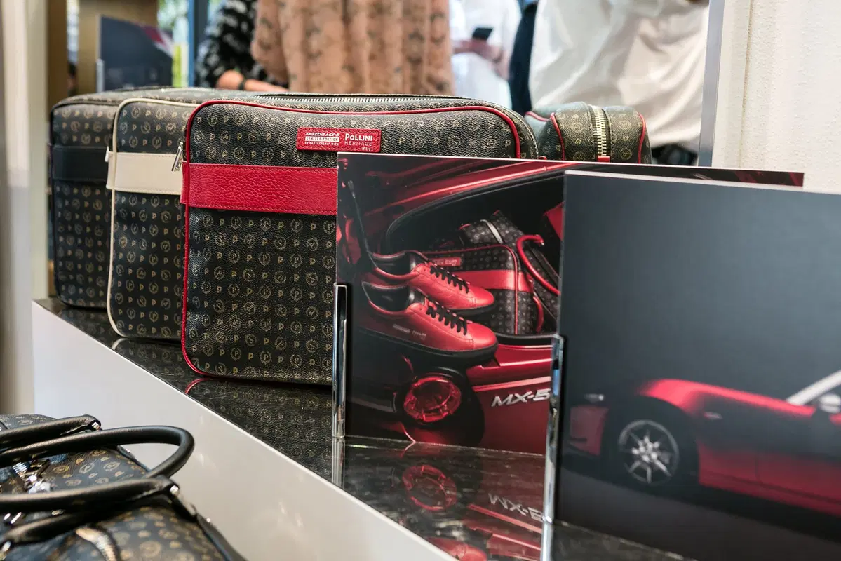 Mazda MX-5 Pollini Heritage: presentata a Milano, in vendita solo online (4)