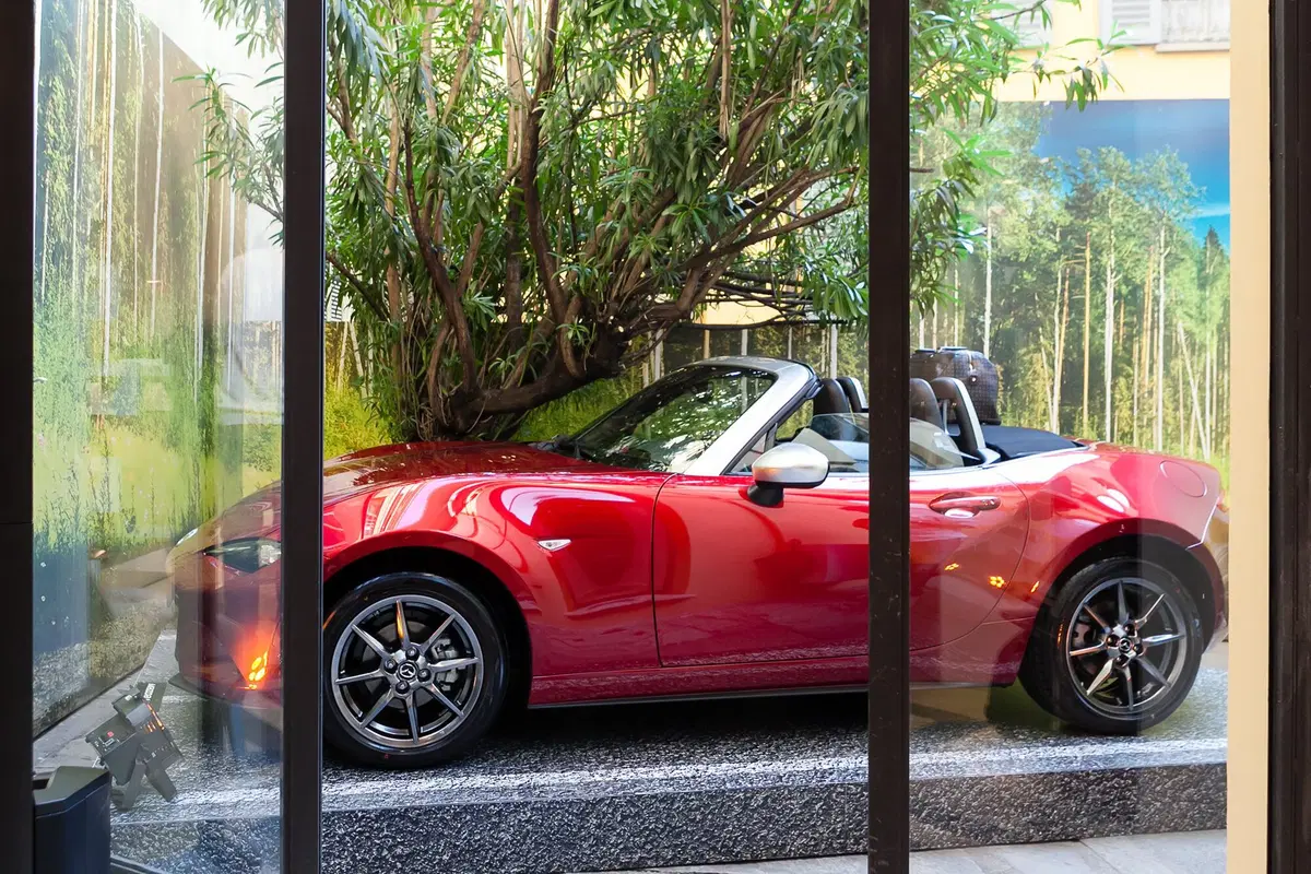 Mazda MX-5 Pollini Heritage: presentata a Milano, in vendita solo online (6)