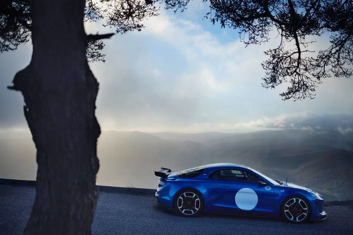 Alpine Vision: il concept anticipa la sportiva francese (14)