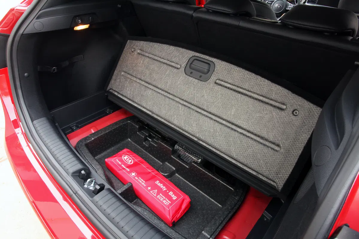 Kia CEED 2018 | Tanta sostanza e poche pretese. Anche in pista! [Video] (26)