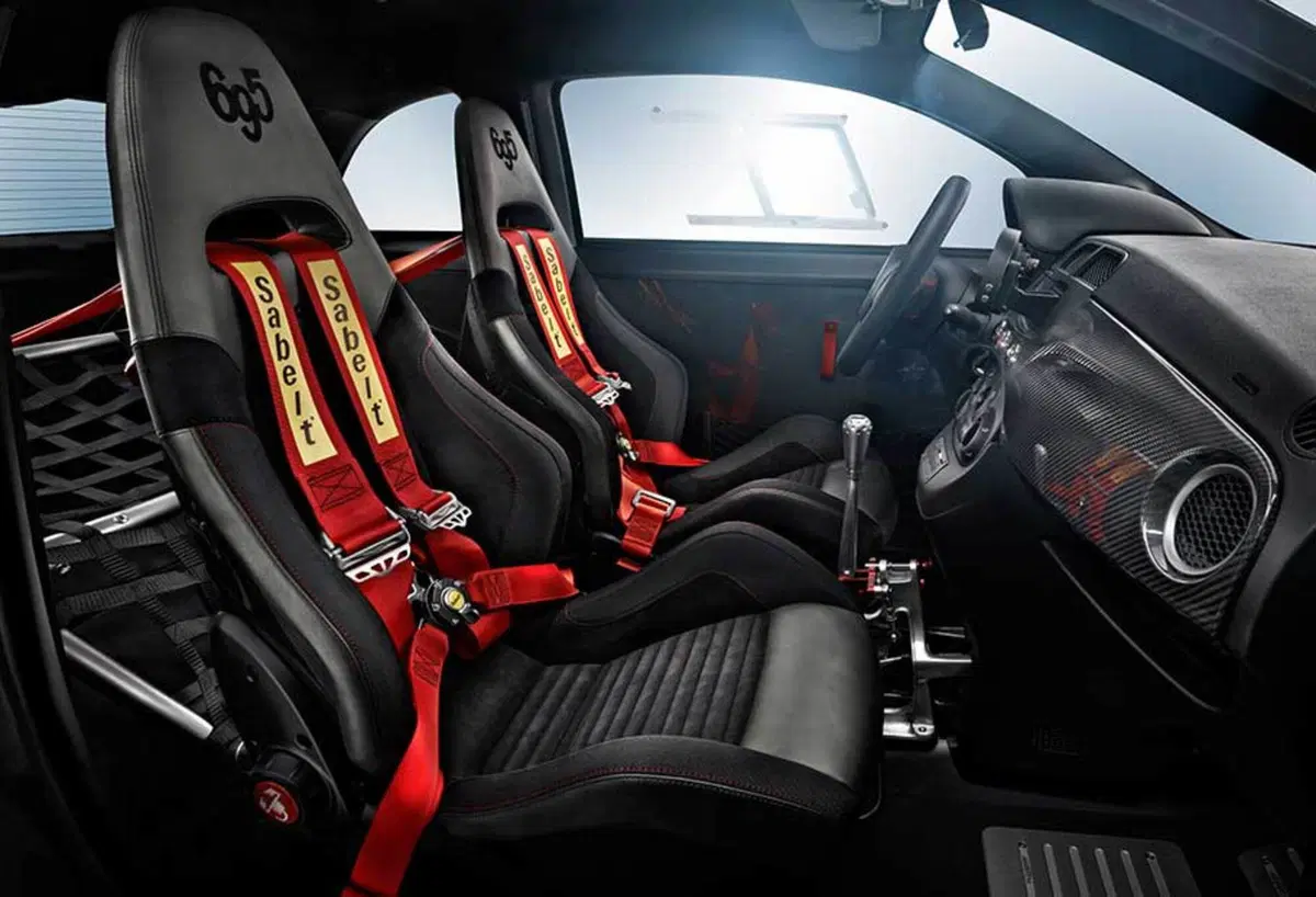 Abarth 695 1.4 t-jet Turismo 180cv auto (28)