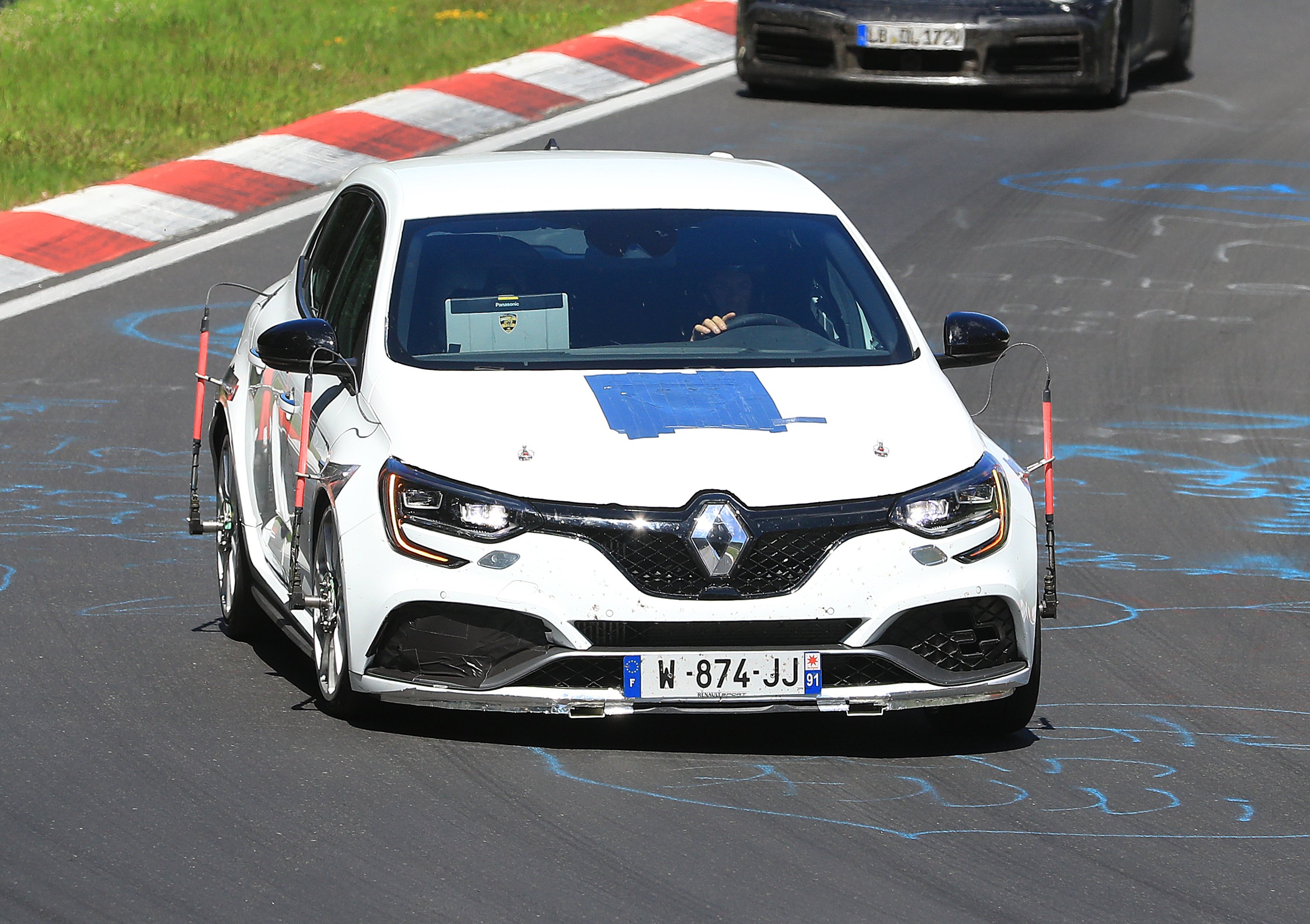 Renault Megane RS Trophy, 300cv per battere la concorrenza?