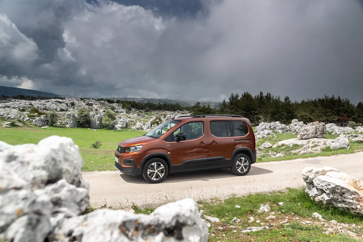 Peugeot Rifter 2018 | tanto spazio e versatilità [Video] (7)