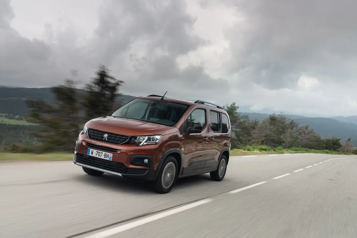 Peugeot Rifter 2018 | tanto spazio e versatilità [Video] (17)