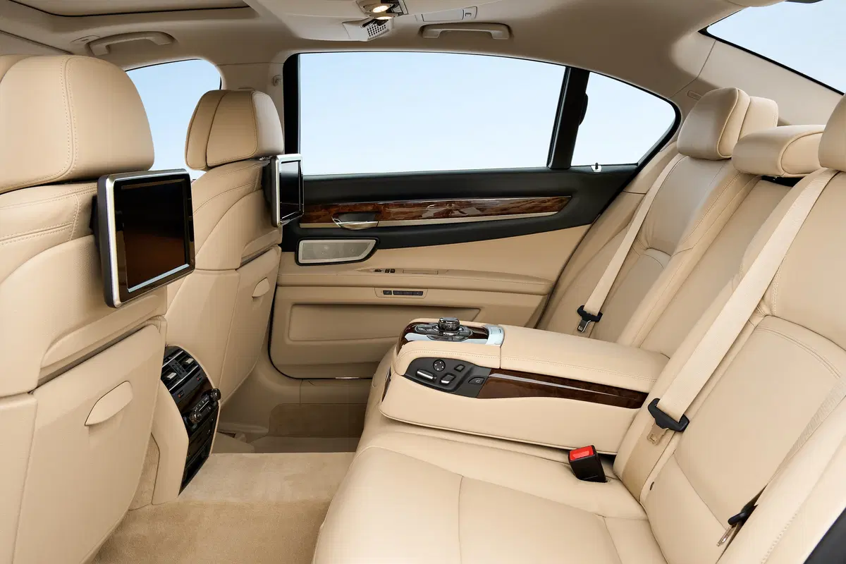 BMW Serie 7 750Li xDrive (12)