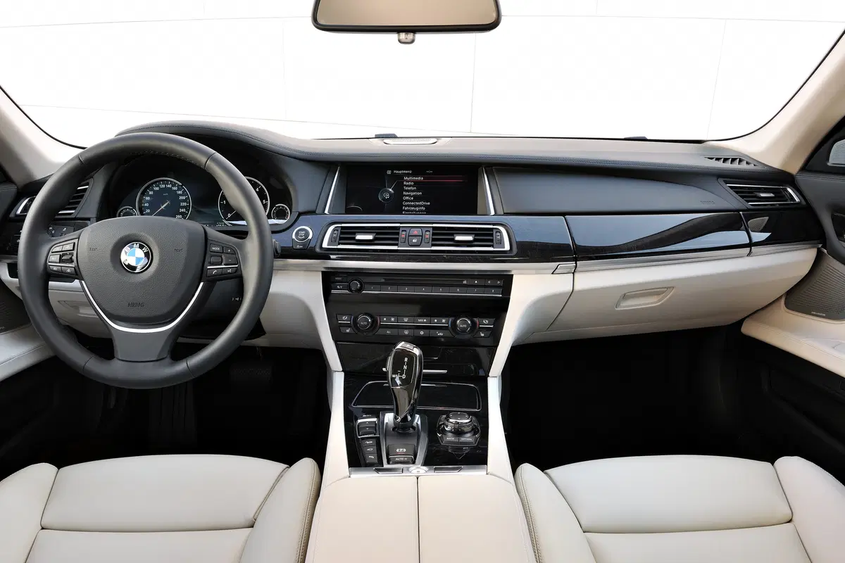 BMW Serie 7 750Li xDrive (11)