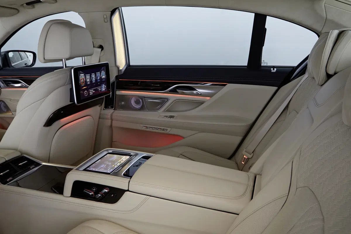 BMW Serie 7 750Li xDrive (15)