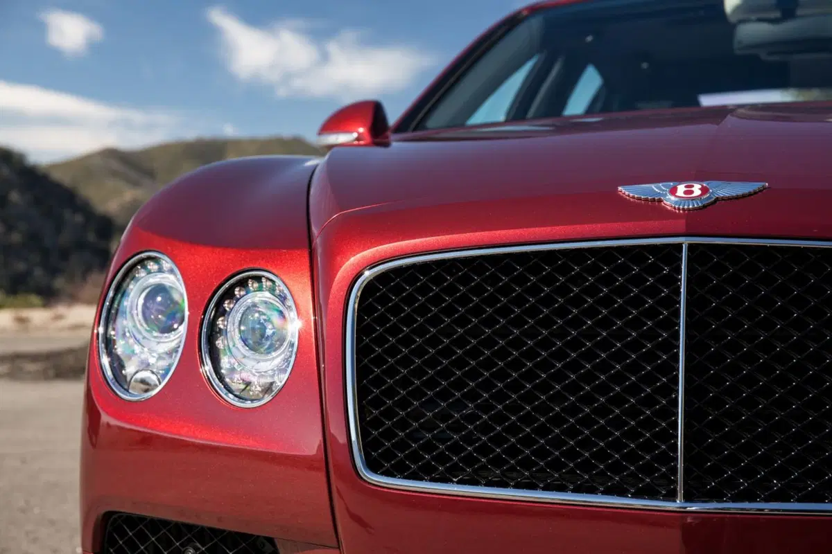 Bentley Flying Spur V8 S, sportivamente british (6)