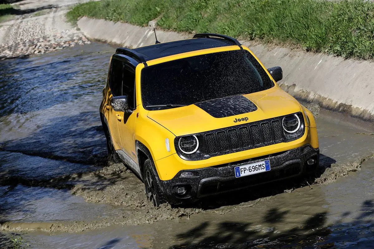 Jeep Renegade 2019 | Fari Full-LED e motore 3 cilindri 1.0 120 CV [Video] (23)