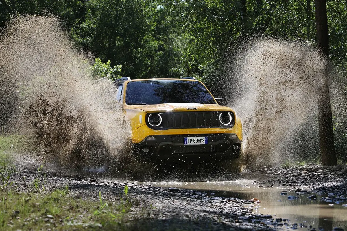 Jeep Renegade 2019 | Fari Full-LED e motore 3 cilindri 1.0 120 CV [Video] (27)