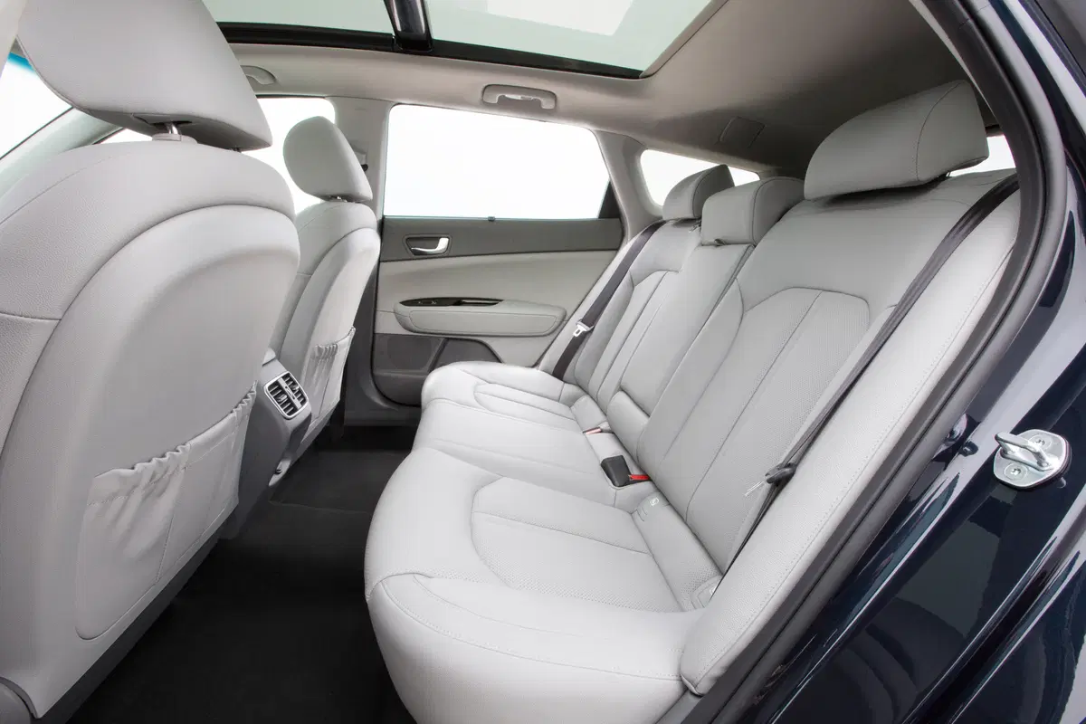 Kia Optima Sportswagon, la super station coreana fa tremare i tedeschi (22)
