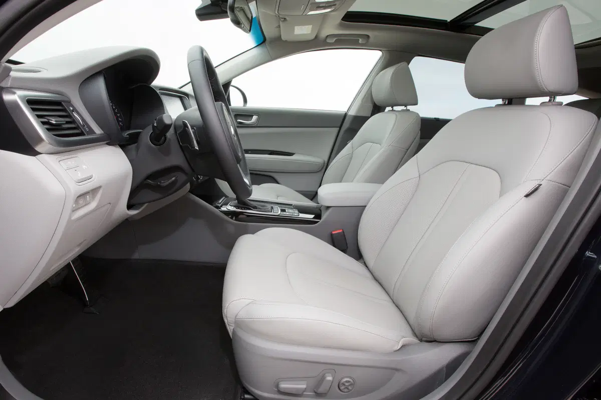 Kia Optima Sportswagon, la super station coreana fa tremare i tedeschi (21)