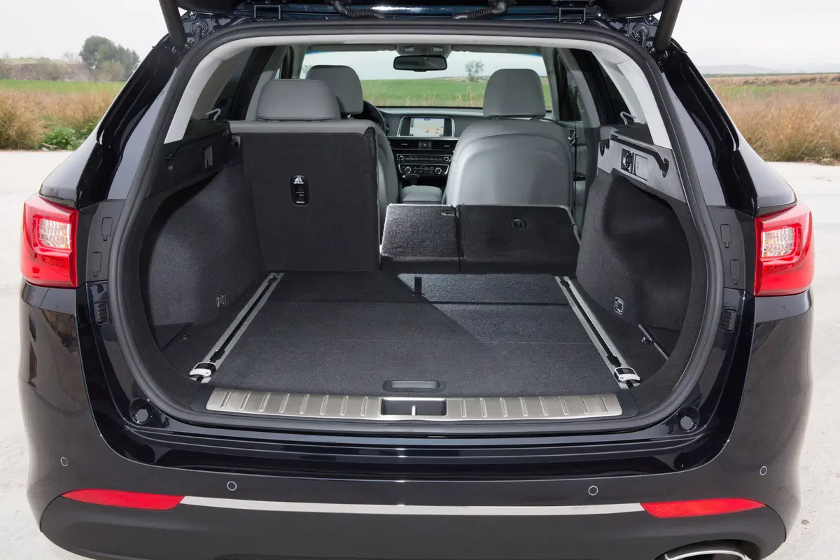 Kia Optima Sportswagon, la super station coreana fa tremare i tedeschi (25)