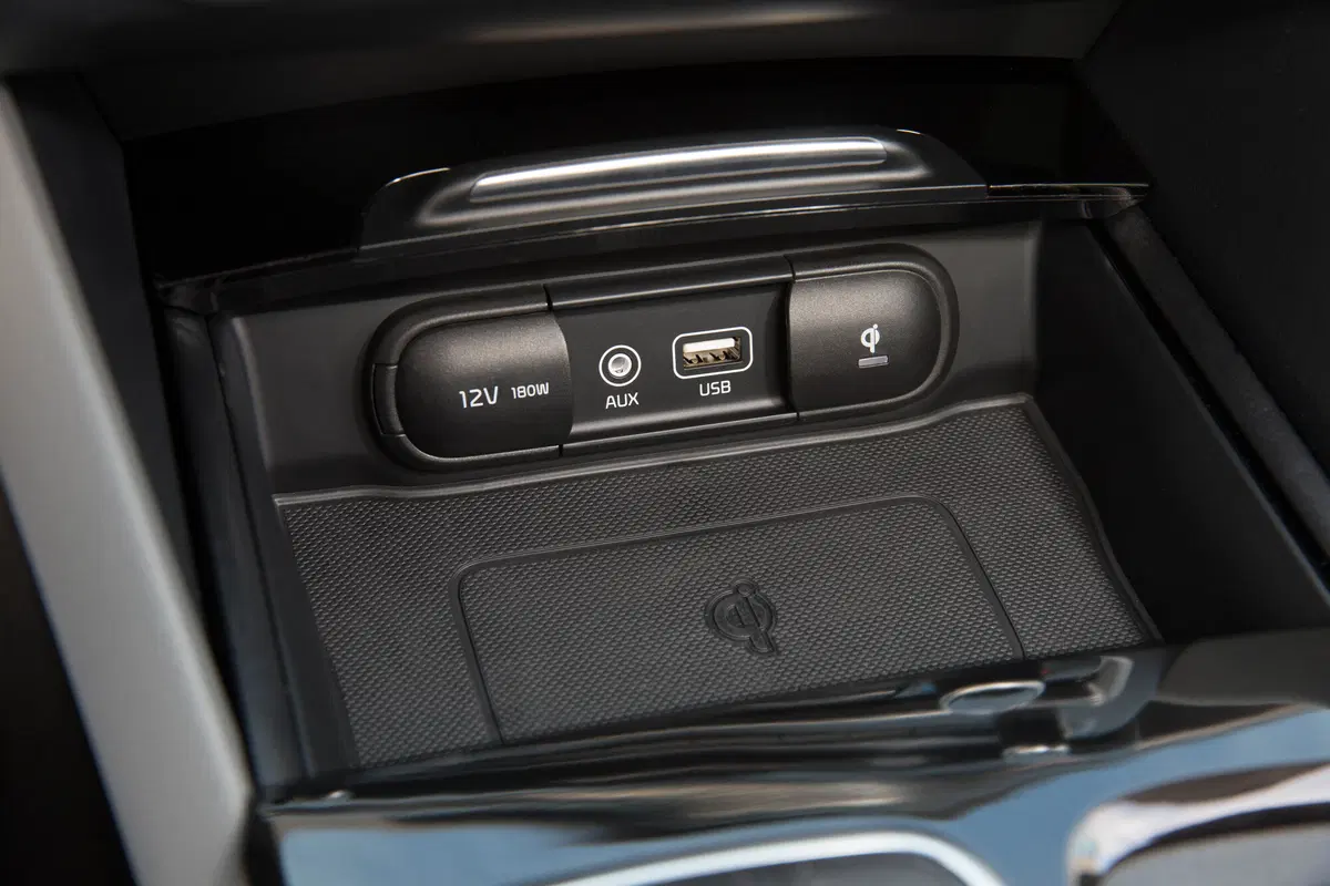 Kia Optima Sportswagon, la super station coreana fa tremare i tedeschi (16)
