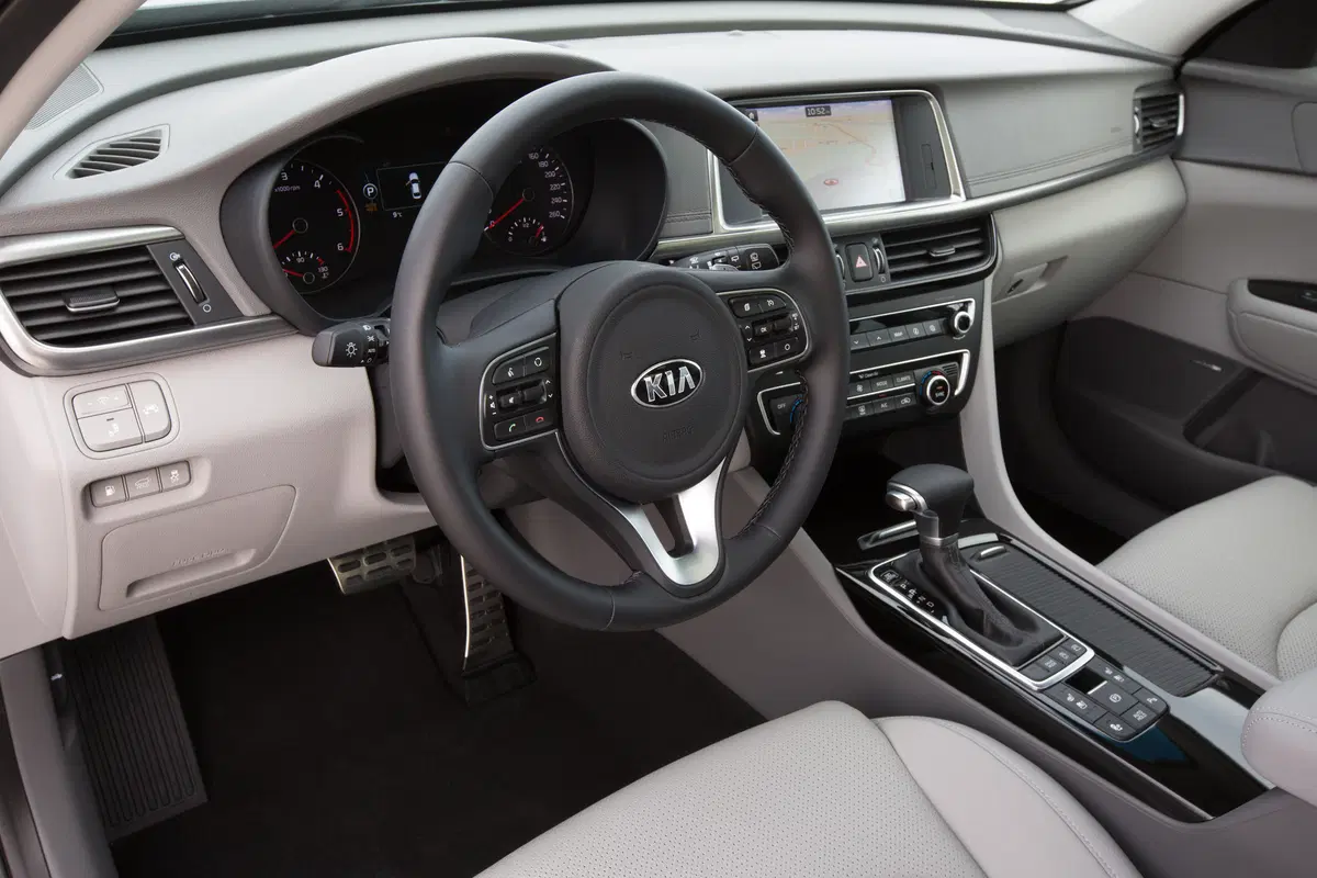 Kia Optima Sportswagon, la super station coreana fa tremare i tedeschi (11)