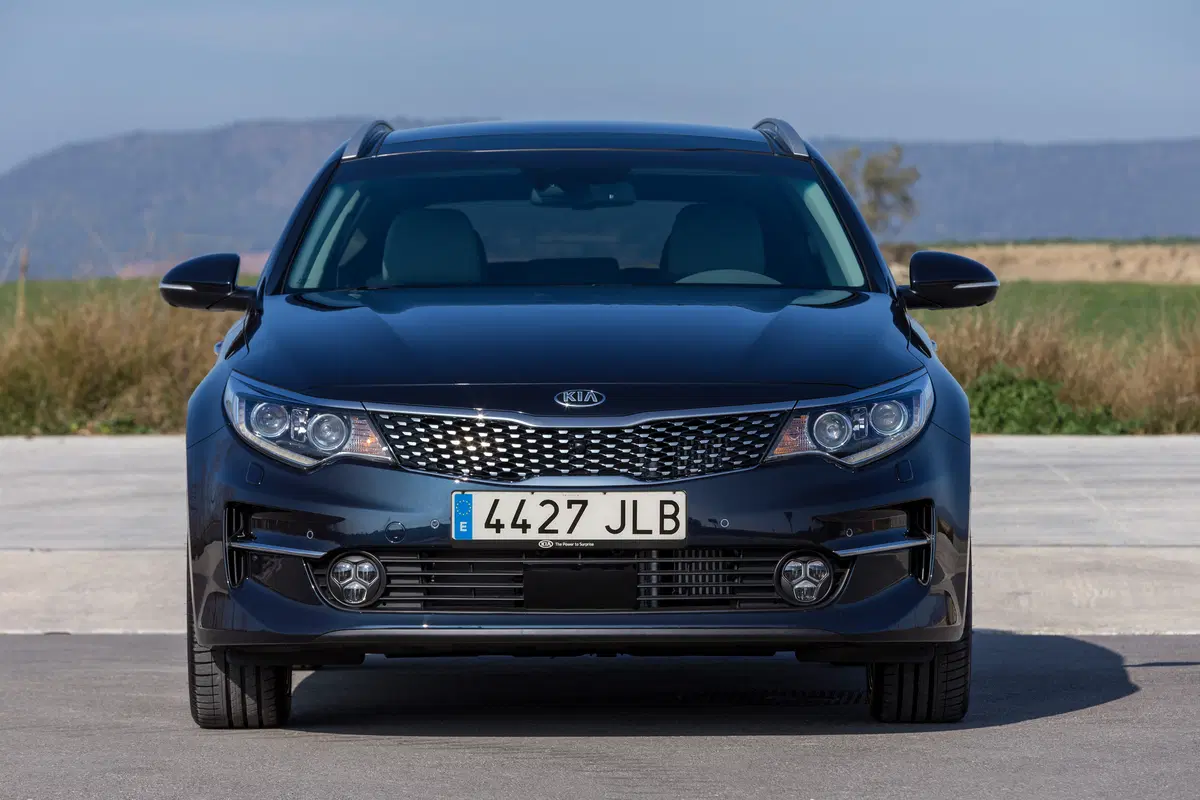Kia Optima Sportswagon, la super station coreana fa tremare i tedeschi (2)