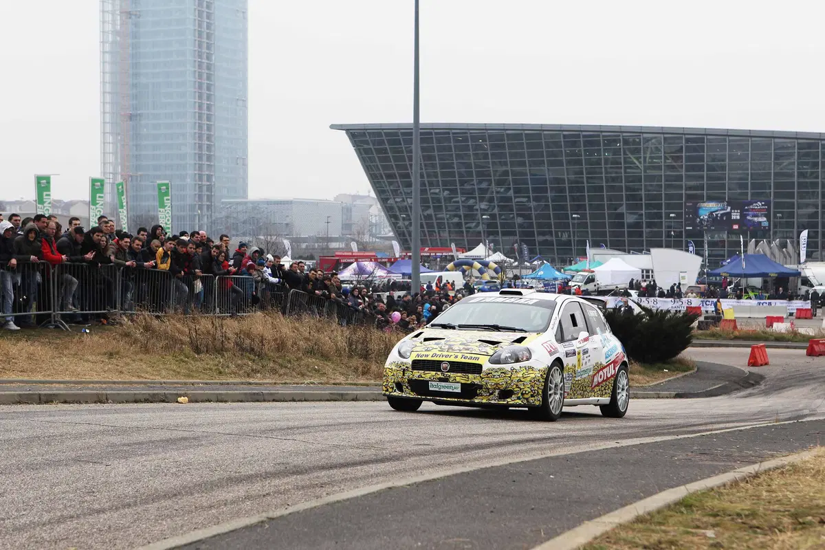 Automotoracing 2016: tuning estremo e adrenalina in pista [Video] (23)