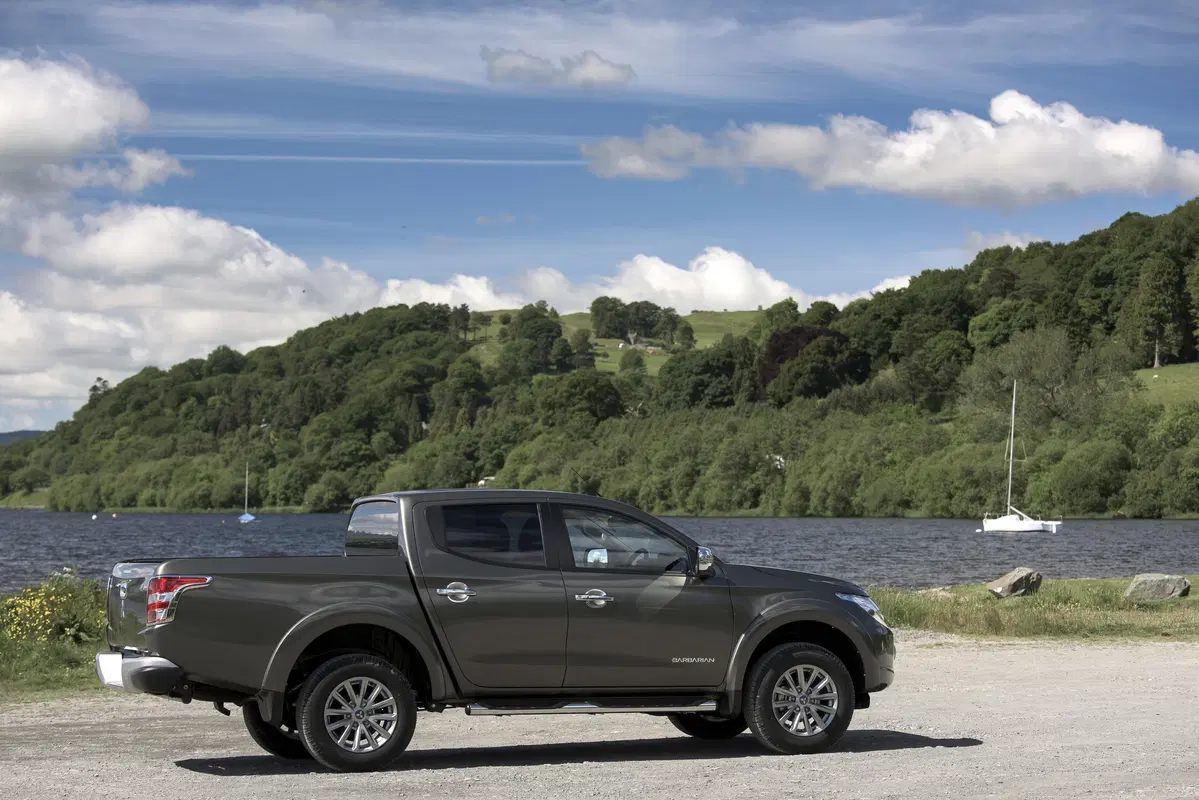 Mitsubishi L200 (2014-15) (2)