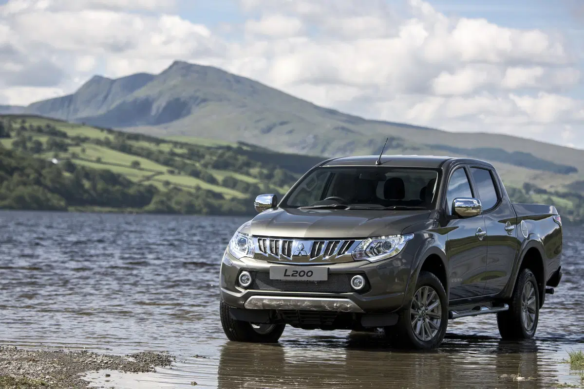 Mitsubishi L200 (2014-15) (3)