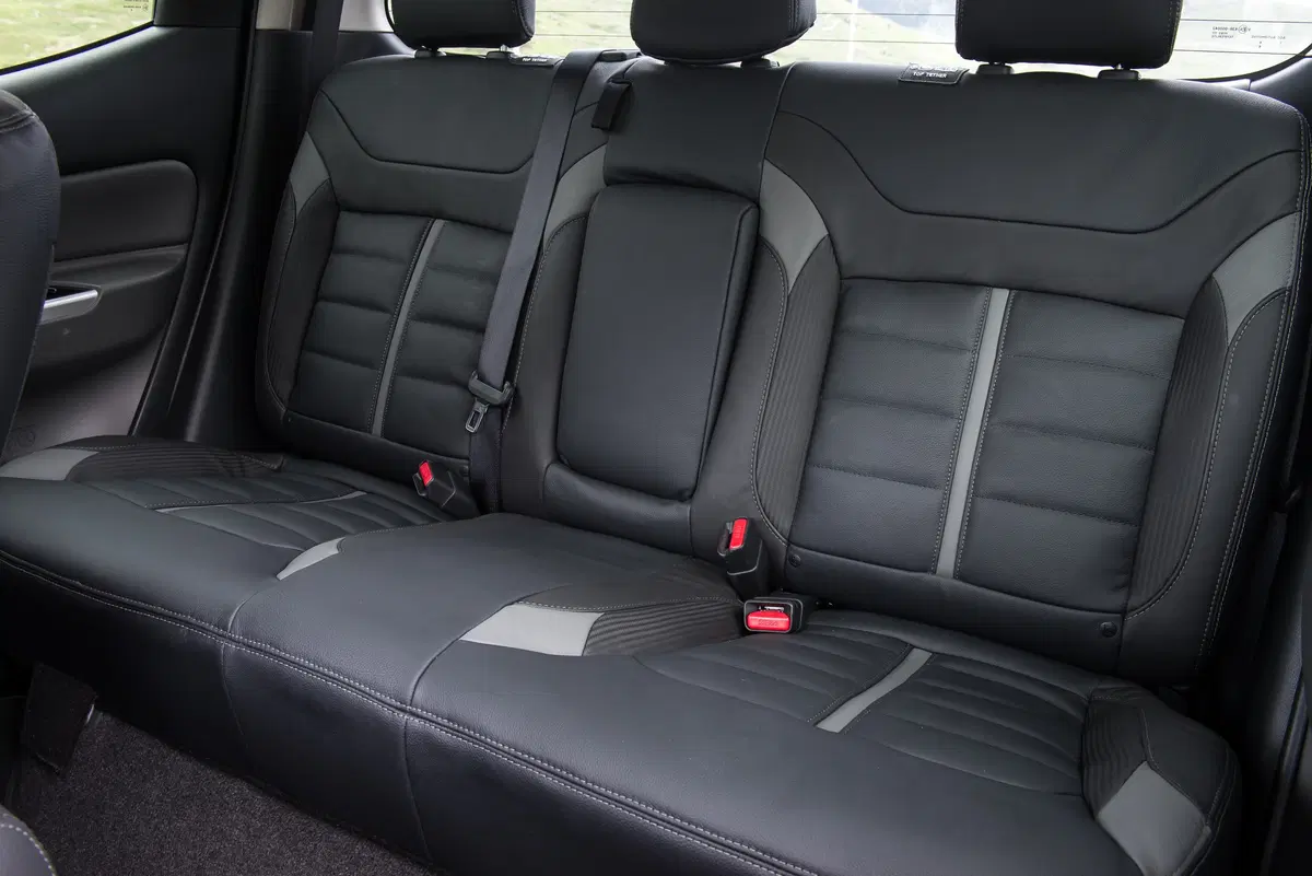 Mitsubishi L200 (2014-15) (16)
