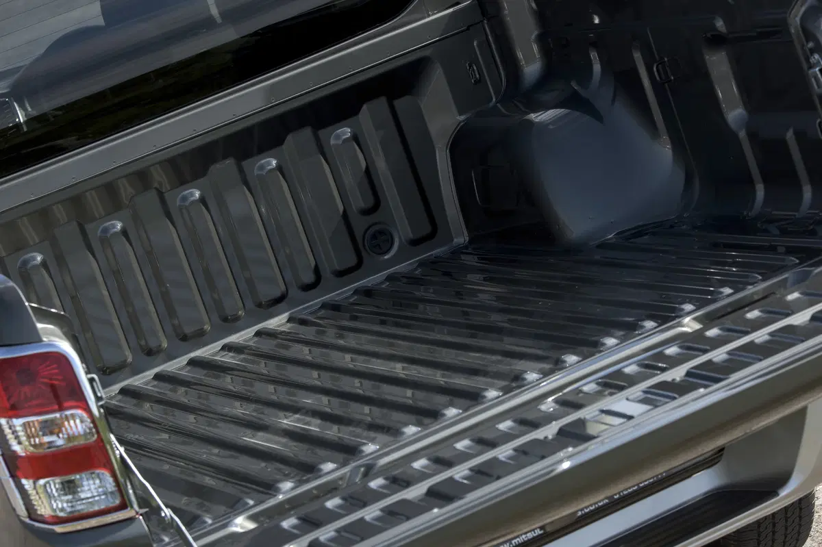 Mitsubishi L200 (2014-15) (15)