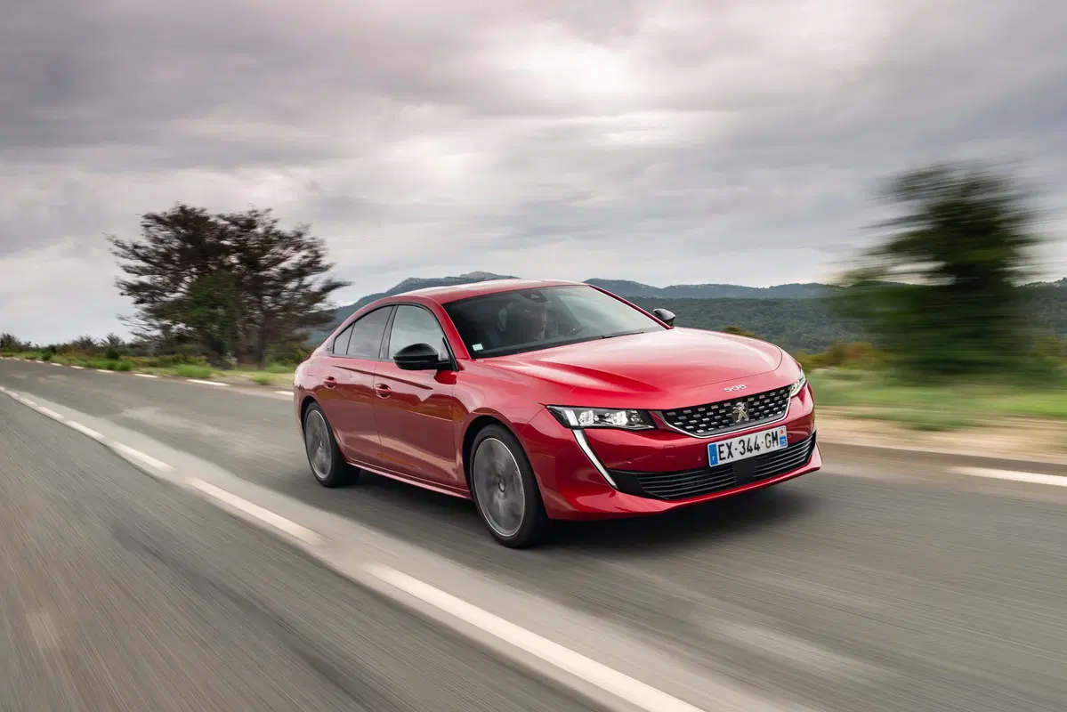Peugeot 508 2018 | la berlina che fa il verso alla coupé, non solo nel look (3)