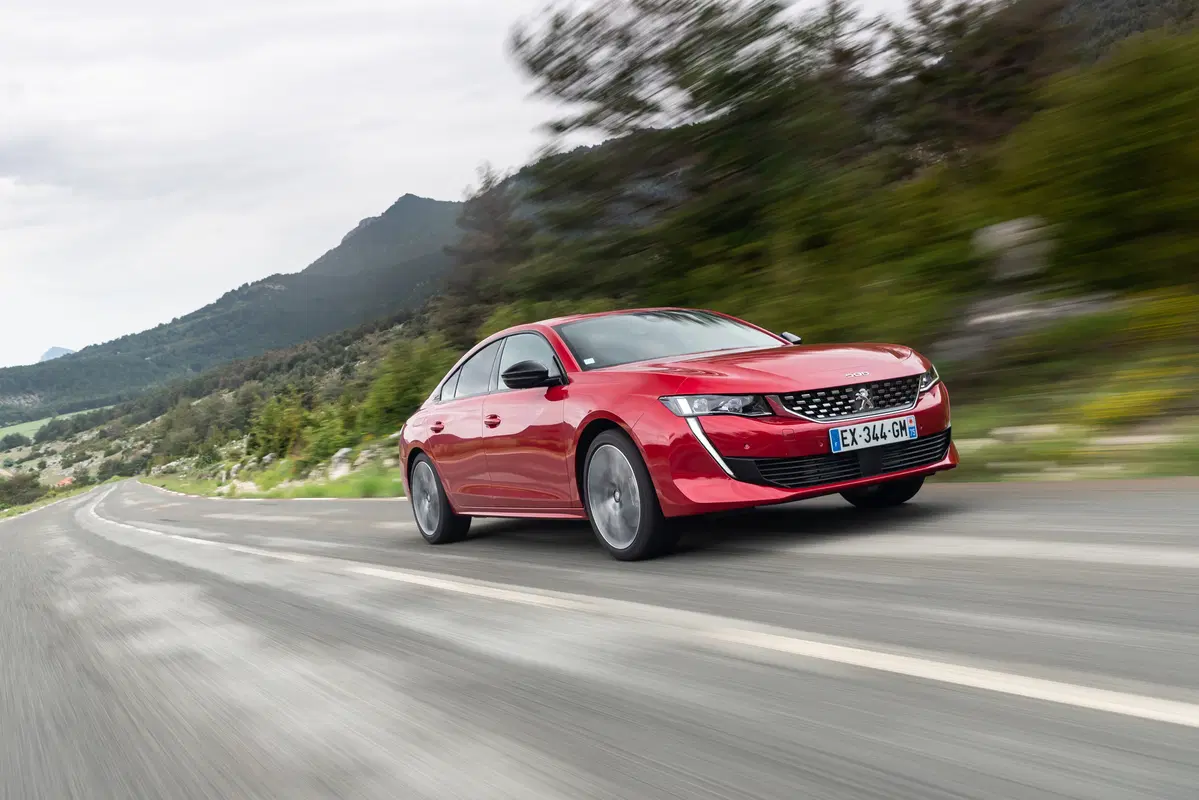 Peugeot 508 2018 | la berlina che fa il verso alla coupé, non solo nel look (6)
