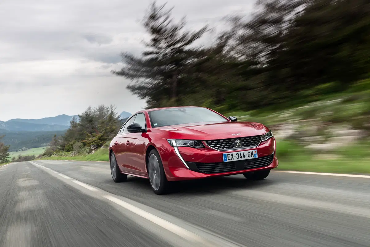 Peugeot 508 2018 | la berlina che fa il verso alla coupé, non solo nel look (13)