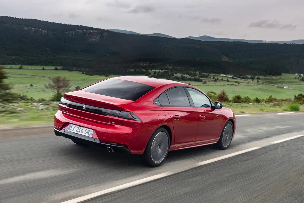 Peugeot 508 2018 | la berlina che fa il verso alla coupé, non solo nel look (12)