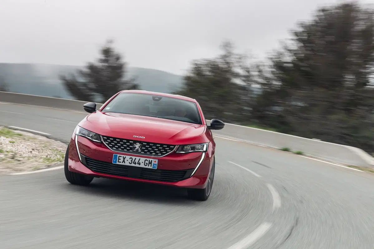 Peugeot 508 2018 | la berlina che fa il verso alla coupé, non solo nel look (23)