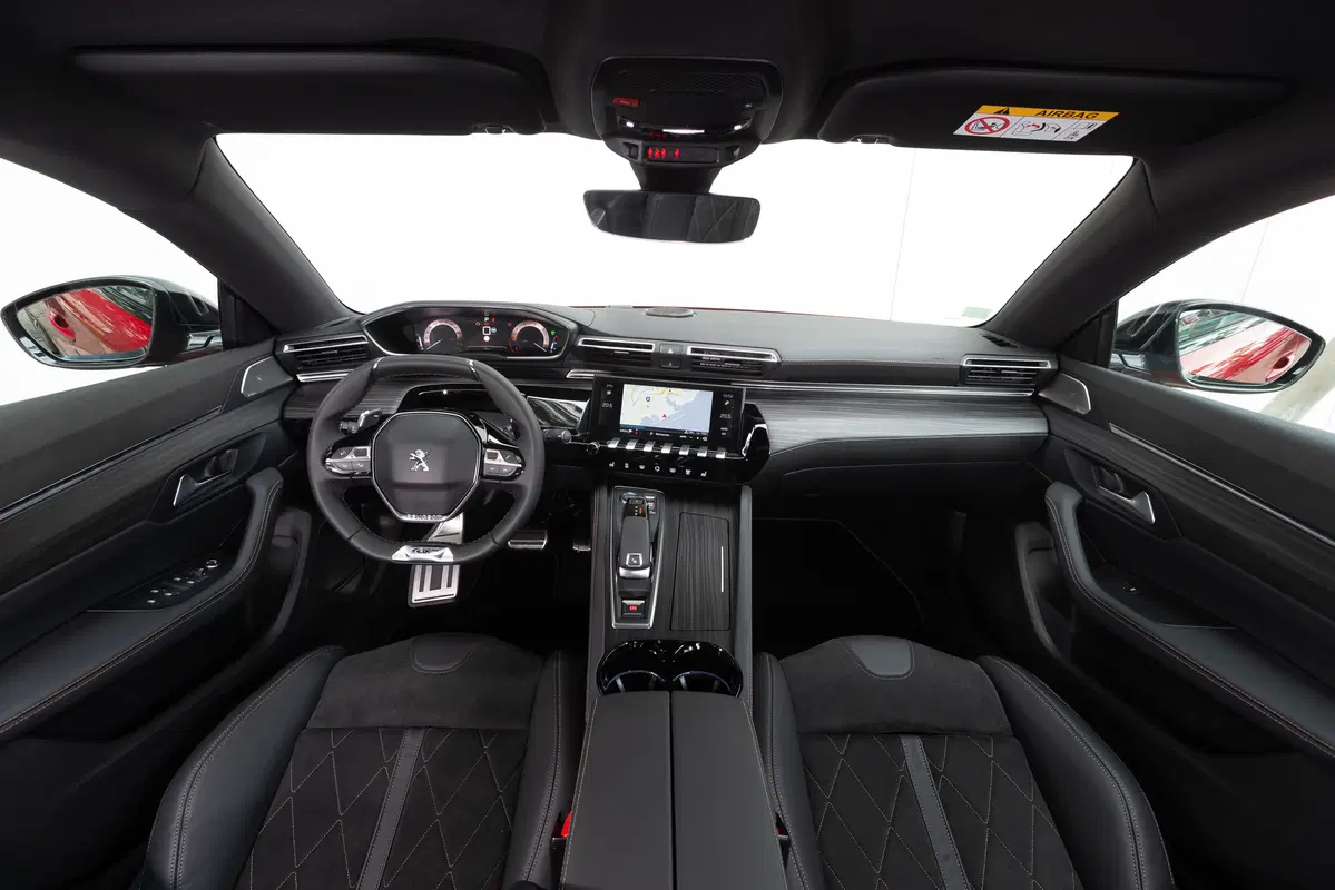 Peugeot 508 2018 | la berlina che fa il verso alla coupé, non solo nel look (28)