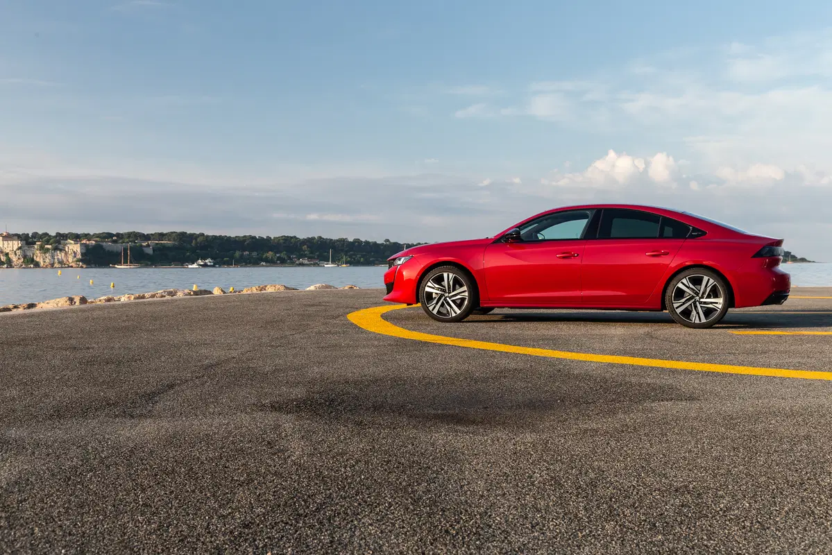 Peugeot 508 2018 | la berlina che fa il verso alla coupé, non solo nel look (34)