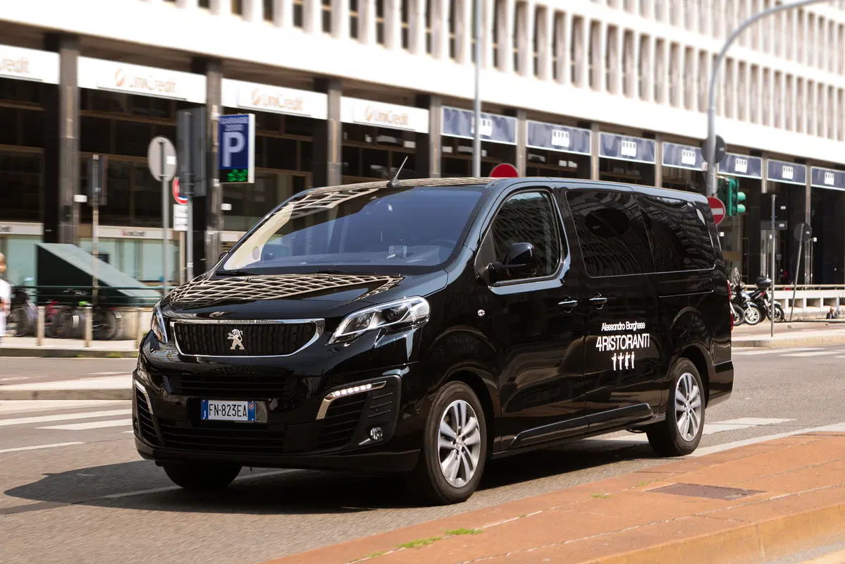 Peugeot Traveller, vettura ufficiale della serie TV “4 Ristoranti” (2)