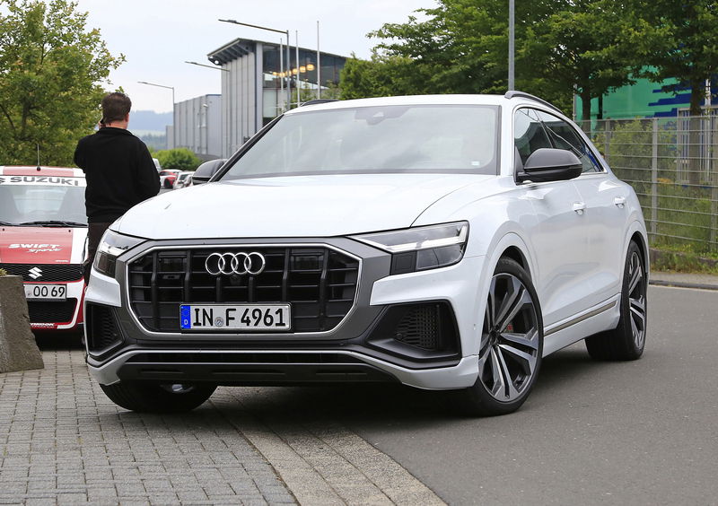 Audi S Q8 in arrivo la versione pi&ugrave; sportiva 