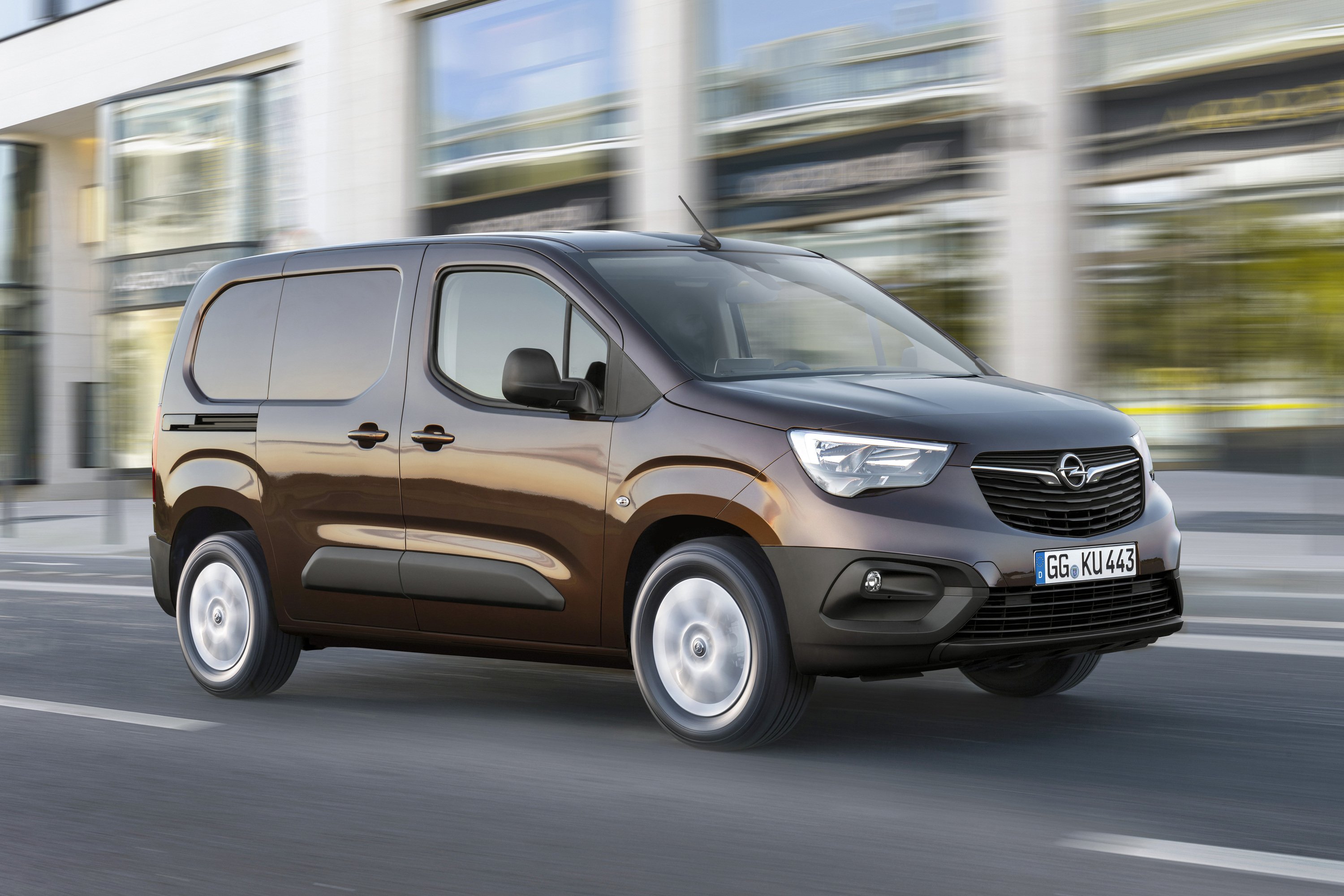 Opel Combo Van: praticit&agrave; di un furgone, comfort di un&rsquo;auto