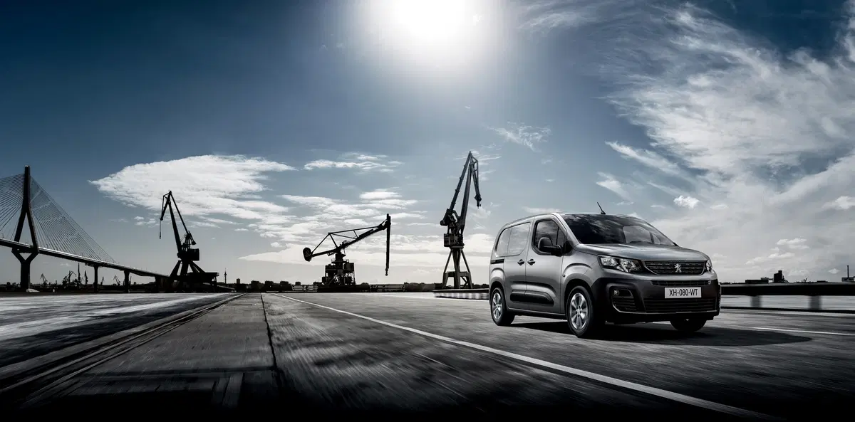 Peugeot Partner, il van francese si rinnova [Foto e dettagli] (3)