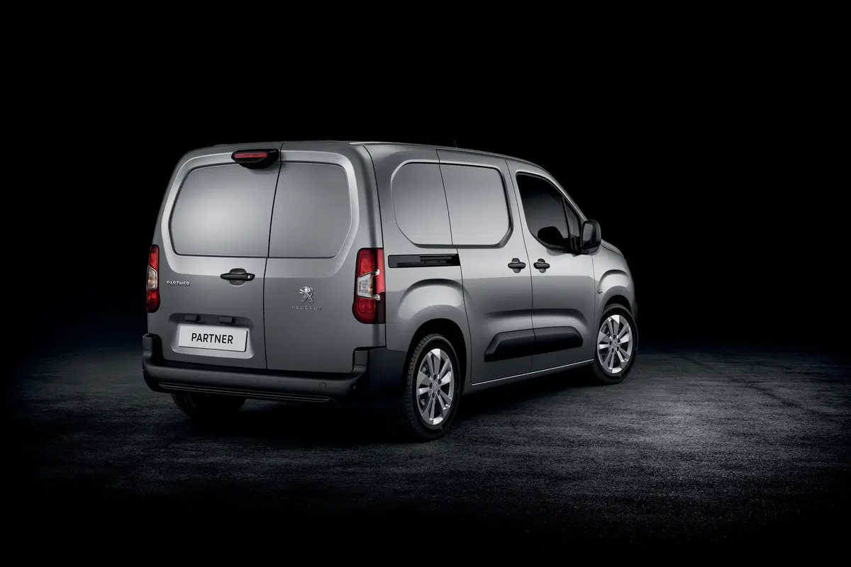 Peugeot Partner, il van francese si rinnova [Foto e dettagli] (9)