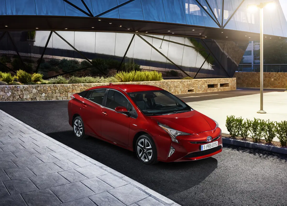 Nuova Toyota Prius 2016 [Video] (4)