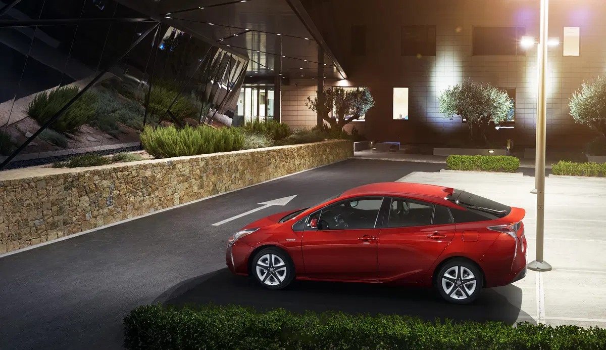Nuova Toyota Prius 2016 [Video] (11)