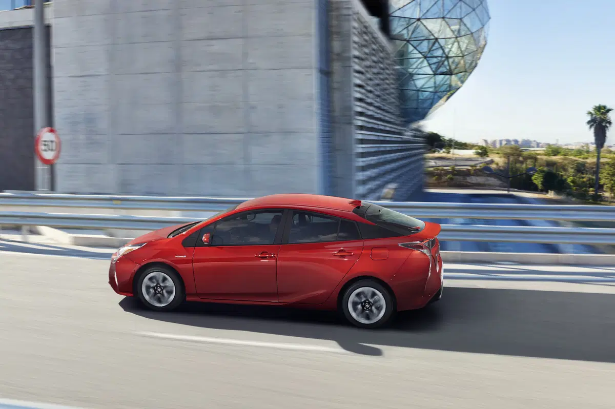 Nuova Toyota Prius 2016 [Video] (9)